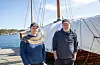 Ekteparet Kamilla Apelseth Snemyr og Audun Snemyr Apelseth lever og åndar for gamle båtar både i jobb og fritid. Paret gjorde sveibuar av seg for elleve år sidan. FOTO: EINAR. VESTVIK