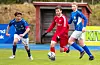 Adam Musaev (i raudt) skåra eitt mål då han saman med resten av Sveio-spelarane innkasserte sin sjette siger på sju kampar måndag kveld. ARKIVFOTO: TORSTEIN TYSVÆR NYMOEN