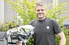 Han er mykje for mange i både kommunen og bygda si. For tida pendlar han mellom Førde og fødeavdelinga på Haugesund sjukehus.