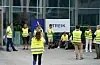 Akademikerne streikar utanfor Landbruksdepartementet. Frå måndag bli streiken trappa opp.