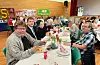 Tidlegare medlemmer var også inviterte. Leif Bjarne Olsen frå Våga (framme til venstre) er ikkje i tvil om at åra i 4H har bidratt sterkt til at han blei bonde.