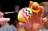 Å måla egg til påske er ein eldgammal tradisjon, og ein har funne dekorert egg fleire stader i verda. Nokre av dei eldste er frå Kina og er over 2000 år gamle.