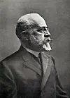 Axel Heiberg var grunnleggjar av Det norske Skogselskap i 1898. Då var det meste av den norske skogen hogd ned, og Heiberg har fått mykje av æra for den massive atterreisinga av skogen. Foto: Det norske Skogselskap