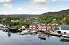 I Vestvikvågen er det for sal 9 ferieleilegheitar på bryggekanten.