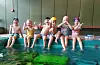 Ruben Fjordbakk (5), Annika Mølmer Stokkenes (4), Loke Johan Grande (5), Askil Tveita Ravatn (4), Ida Bertine Hammer (5) og Petra Marianna Wanag (4) stortrives i det våte element.