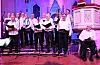 Valestrand Mannskor framførde songane «The Little Drummer Boy», «Det kimer nå til julefest», «Nordnorsk julesalme», samt at dei kora då solist Ane Agdestein song «Det lyser i stille grender». Foto: Elisabeth Hauge Bakke