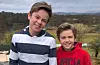 Lukas og Noah Gismarvik frå Fagerland i Auklandshamn-krinsen har i lag med mamma Ann Helen Velde skrive eit dikt om skulesaka.