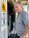 Per Roger Lauritzen har sett meir av Norge frå bil, bubil, motorsykkel, kajakk og robåt enn dei fleste. Etter ei 34 år lang reise i jobbar i DNT, vart han i 2011 hanka inn som vegbokredaktør i NAF.