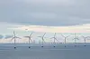 Det skal startast strategiske konsekvensutgreiingar av tre havvindområde som kan vere aktuelle for opning og utlysing i 2025. Her ser vi vindmøller i Øresund mellom København og Malmö.