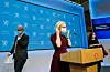 Helsedirektør Bjørn Guldvog, helse- og omsorgsminister Ingvild Kjerkol (Ap) og direktør i FHI Camilla Stoltenberg under den førre pressekonferansen om koronasituasjonen. Foto: Terje Bendiksby / NTB