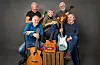 Kjerefolk består av Kjersti Berge, framme Egil Haugland (t.v.) og Lasse Berntzen og bak Inge Glambek (t.v.) og Rolf Skogstrand.