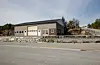 Kommunen si vurdering av Lothebygget: Inneheld verkstad og leilegheit. Bygget står i dag tomt og treng rehabilitering. I samband med rehabilitering av Sveio brannstasjon kan bygget bli nytta til midlertidig lagring av utstyr/bilar. Sveio kommunen har utgifter til forsikring og kommunale avgifter.