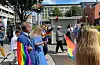 André Mundal Haukås (H) hadde gleda seg lenge til Pride, og på sjølve dagen var han like blid som sola.