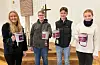 Fire av fjorårets konfimantar klare for Fasteaksjonen 2023. Frå venstre Isabella Vea Høyland, Tomas Hellesøy Lier, Jonas Horneland Bjørge og Angelica Skaugerud Valen.