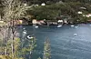 Hei, vil berre vise litt av mangfaldet i Sveio den 17. mai.Nokre av båtfolket i indre Ålfjorden sette i gang ein fin båtkonvoi, med bunader, flagg og musikk. Fint tiltak, takk!