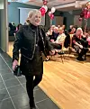Hilde Froestad Hansen på veg inn catwalken. Foto: Privat