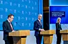 Statsminister Jonas Gahr Støre (Ap), forsvarsminister Bjørn Arild Gram (Sp) og justis- og beredskapsminister Emilie Enger Mehl (Sp) på pressekonferansen om krigen i Ukraina. Foto: Terje Bendiksby / NTB / NPK