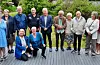 Klassetreff i Førde sist laurdag. Bak frå venstre: Aud Margaret Tjelta, Astrid Jorun Kolstø, Arvid Birkeland, Paul Idar Gerhard, Trond Grønås, Martin Thormodsen, Babben Staveland og Sigve Staveland, Hilde Hagen Nordahl og Marita Urrang. Framme frå venstre: Åse Aspen, Marit Langøy.FOTO: PRIVAT