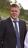 Gratulera så møkje med farsdagen, Thomas Våga. Våras gode og snille far. Stor klem fra Martine og Mads.