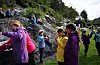 Fest på stranda etter dramavandringa.