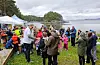 Nokre av dei frammøtte prøvde fiskelukka, mens andre fanga krabbar, eller hjalp sine barn eller barnebarn. Det blei servert gratis pølser, brus og kaffi. Sjå glimt frå Fiskesommar i Holsvika vidare i bildegalleriet.