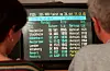 I 1998 kunne reisande og andre interesserte halde seg oppdaterte på innkomstar og avgangar på Oslo lufthamn ved hjelp av NRKs tekst-TV. Arkivfoto: Bjørn Sigurdsøn / NTB / NPK