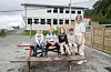 Frå venstre: Annika Mølmer Stokkenes, 5 årAskil Tvedte Ravatn, 6 årPetra Marianna Wanag, 6 år, William Samuelsen, 5 år, lærar Kristin Natås Strand.