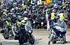 Motorsykkelkortesjen skal til å starta frå Valevåg. Det blei tald 615 motorsyklar då dei rulla ut frå ferjeleiet og mot Aksdal og Skudeneshavn.