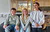 Samlar inn pengar til SOS Barnebyer. Frå venstre Erlend Vestvik Andersen, Amalie Stueland og Maria Selland. Foto: Ellen Marie Hagevik