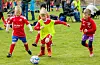 Her frå kampen mellom Sveio (med gule overtrekk) og Vard gutar 8 år. FOTO: ELLEN MARIE HAGEVIK