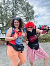 Karius og Baktus klare for å finna på litt sprell: Annette Bjørgen Svendsen og Kjersti Jøsok.