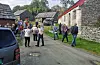 Andres Blytt fortel om tunet til interesserte sogelagsmedlemmer, torsdag 6. august.