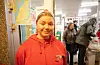 Maria Kristine Økland er dottera til Åse Marie og synast det er rørande at kundar gjev klemmar.FOTO: THOMAS VALLESTAD DRAGESET