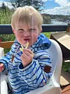 Jonas spise smørbrød på Våga 17. mai! Hilse te slekt og alle kjente! Klem fra Jonas og tante Elise!