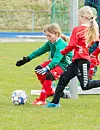 Jenter 9 år Sveio 1 (gule overtrekk) mot Sveio 2. FOTO: ELLEN MARIE HAGEVIK