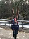 Ida Dragvoll er pakka og klar for å ta fatt på turen opp til Hopsfjellet med staur.