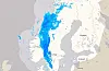 Skjermdump frå yr.no som viser det meir enn 1.200 kilometer lange nedbørsområdet som strekte seg frå Skåne i Sør-Sverige til nord for Mo i Rana, og som skapte utfordringar blant anna i tog- og biltrafikken fredag.