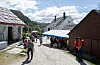 Folk i alle aldrar var innom Einstadbøvoll gard i Valestrand for å oppleva den kulturelle sida ved Sveio. FOTO: GUNNHILD LØNNING