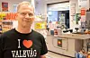 Per Magnus Grøsvik frå Stord er den nye eigaren av Valevåg nærbutikk.FOTO: THOMAS VALLESTAD DRAGESET