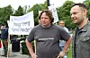 SVs Torgeir Knag Fylkesnes (t.h.) meiner jordbruksavtalen ikkje legg nok til rette for sjølvforsyning. Her saman med bondeopprørar Tor Jacob Solberg under ein demonstrasjon framfor Stortinget i fjor. Foto: Margunn Sundfjord / NPK
