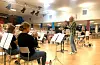 Sveibuen Håvard Liknes er blant musikantane i Kleppe musikklag, som skal sette både lyd og farge på Sveio til helga.FOTO: PRIVAT