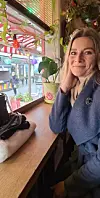 Stine Prøysen. Heisann og dudliatten dei for sola og deg og meg! Helsing Kjartan.
