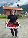 Bonde Elin Hauge vil trekkja turistar til Vestlandet med bringebær rett frå åkeren.