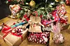 I 2004 brukte nordmenn 7.786 kroner per person på julehandel. I år er det spådd at vi skal bruke 12.500 kroner kvar.