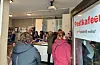 Mange ville inn å handla i kiosken. Foto: Anne Synnøve Breistig