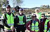 Brian Lie, Frank Hellesnes, Eva Stølås Lie, Wenche Stølås Storli og Torill Hagland (bak) skal ut i løypa og henta stroppene som helikopteret legg frå seg. Foto: Kjartan Moe Hustvedt