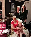 Gratulera med morsdagen Gislaug Emberland. Goa snilla mammo, mormor og oldemor. Klem fra 3 generasjoner, 4 generasjon. Gunhild, Hilde og Tomine.