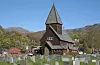Folk valfarta til Røldal stavkyrkje, ei lovekyrkje. Kyrkja ligg i Ullensvang kommune i Hardanger. FOTO: ARNE NATAAS / NPK