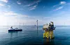 Equinor vil saman med fleire andre partnarar gå inn for å bygge ein havvindpark i Troll-området utanfor Bergen. Biletet er frå Equinors Dudgeon Offshore Wind Farm vindmølleanlegg utanfor England. Foto: Jan Arne Vold / Equinor / NTB / NPK