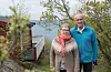 – Det er alltid stor gjensynsglede når våre faste tyske familiar inntek «si hytte» her på Øklandsnes. Dei klemmer og kysser, både når dei kjem og når dei drar, det kan me ikkje gjera i år, – viss dei då i det heile kan koma, seier Johanne og Konstantin Jacobsen.
